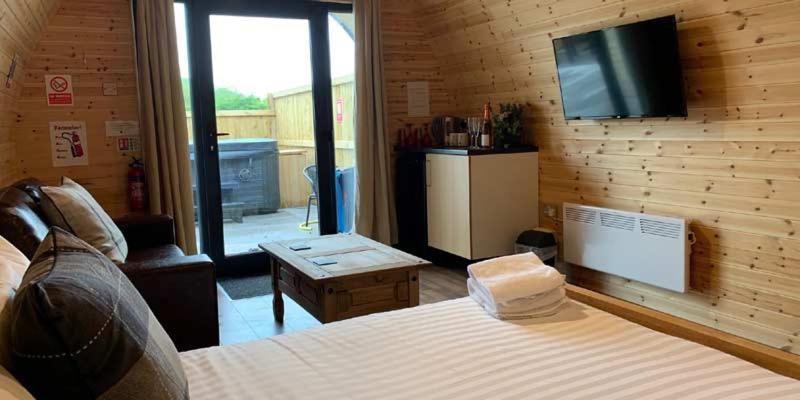 Hotel Superior Glamping Pod With Hot Tub à Frodsham Extérieur photo